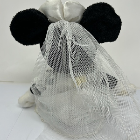Disney MIMI with wedding dress and veil, size small - Picture 5 of 8